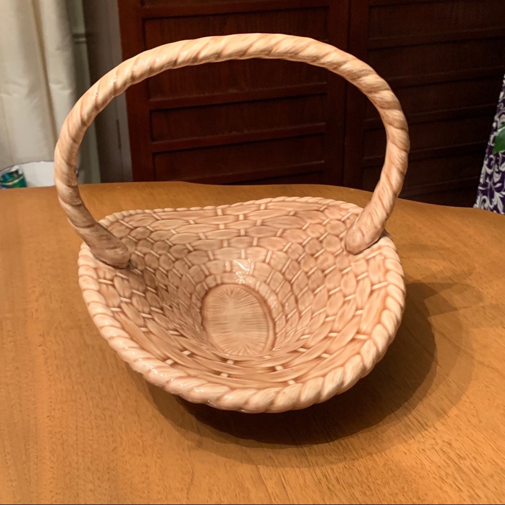 Atlantic Molds 1974 Ceramic Spring Basket - Picture 4 of 10